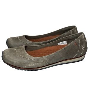 Eddie Bauer Leather Slip On Shoes Women’s Size 8 Comfort Ballet Flats 6011-526